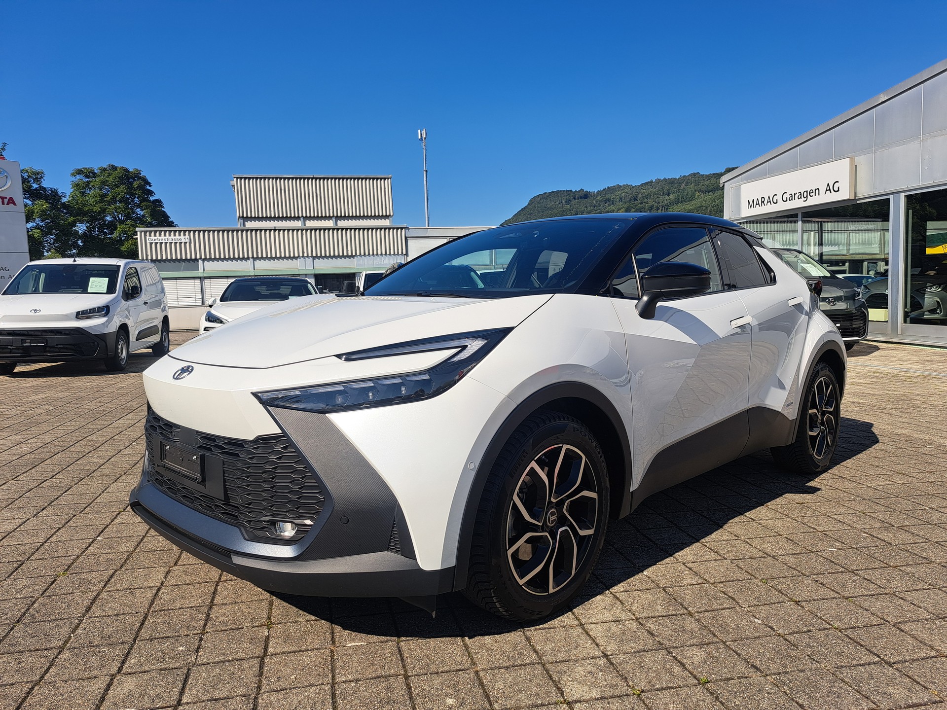 TOYOTA C-HR 2.0 HSD CVT Trend 4WD-image-0