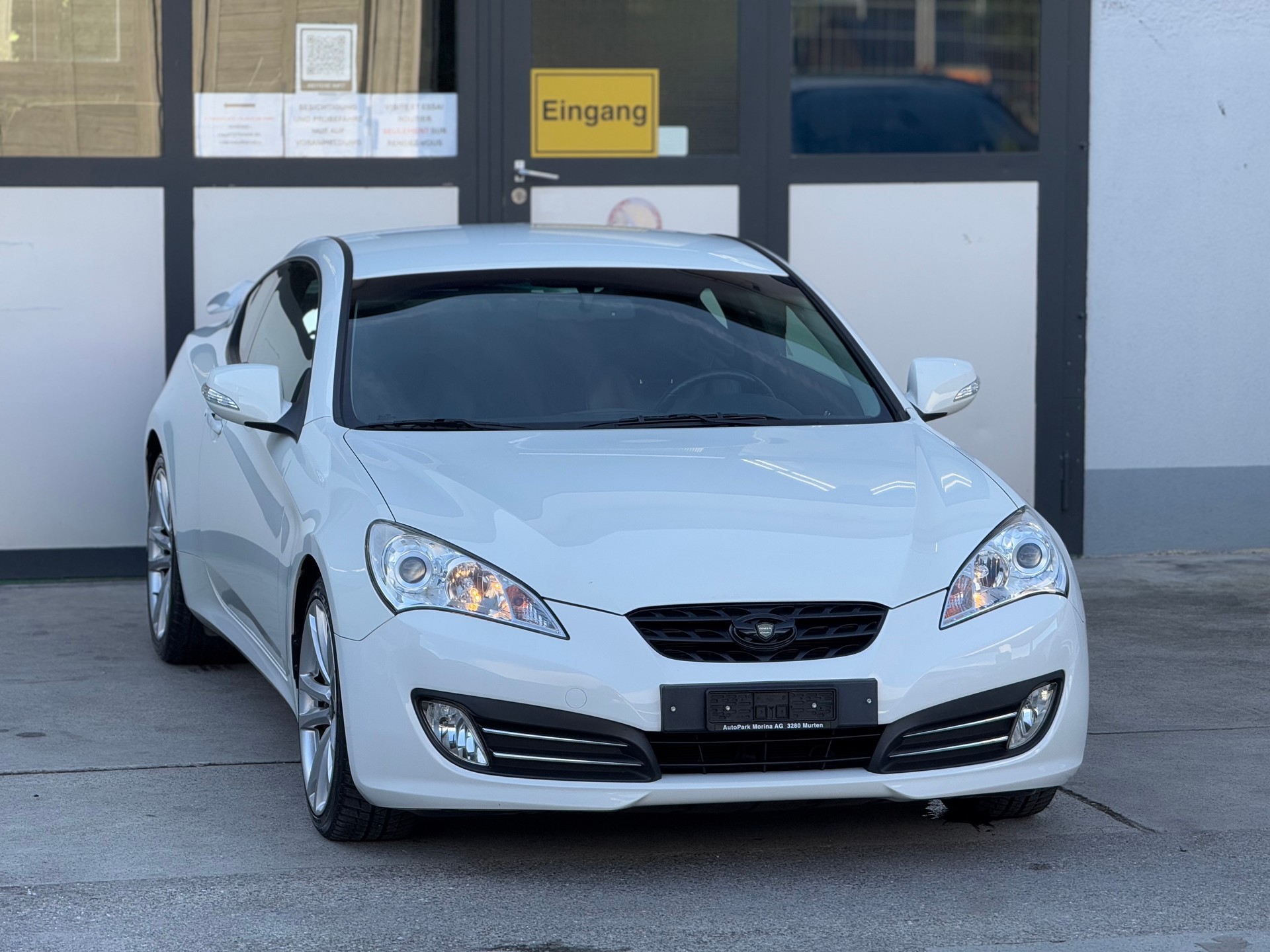 HYUNDAI Genesis 3.8 V6 Automatic-image-3