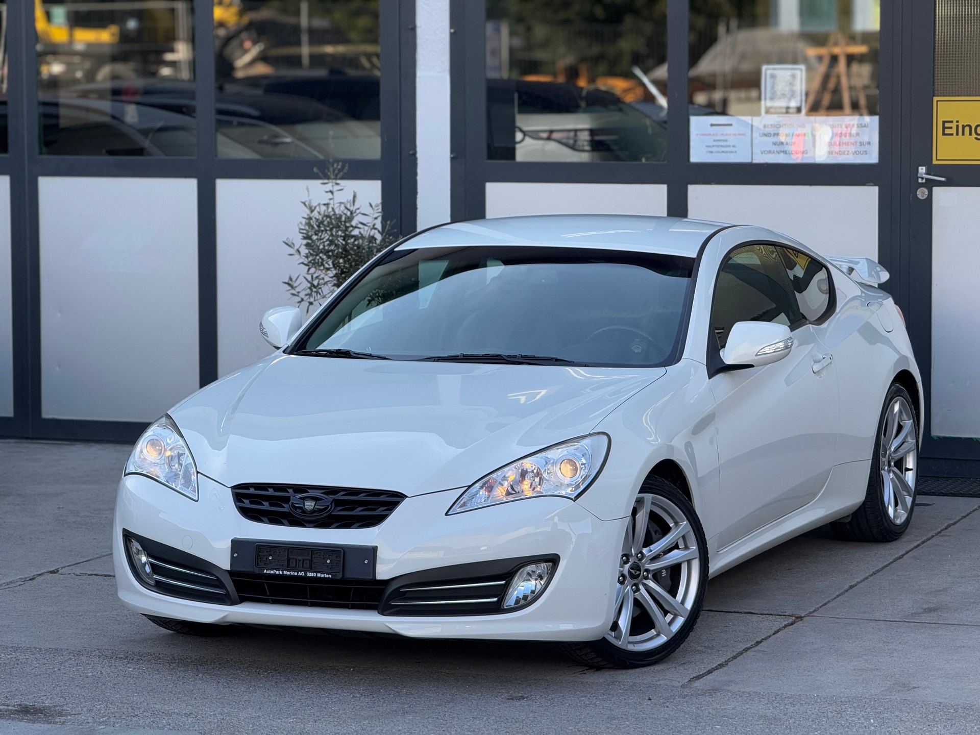 HYUNDAI Genesis 3.8 V6 Automatic-image-0