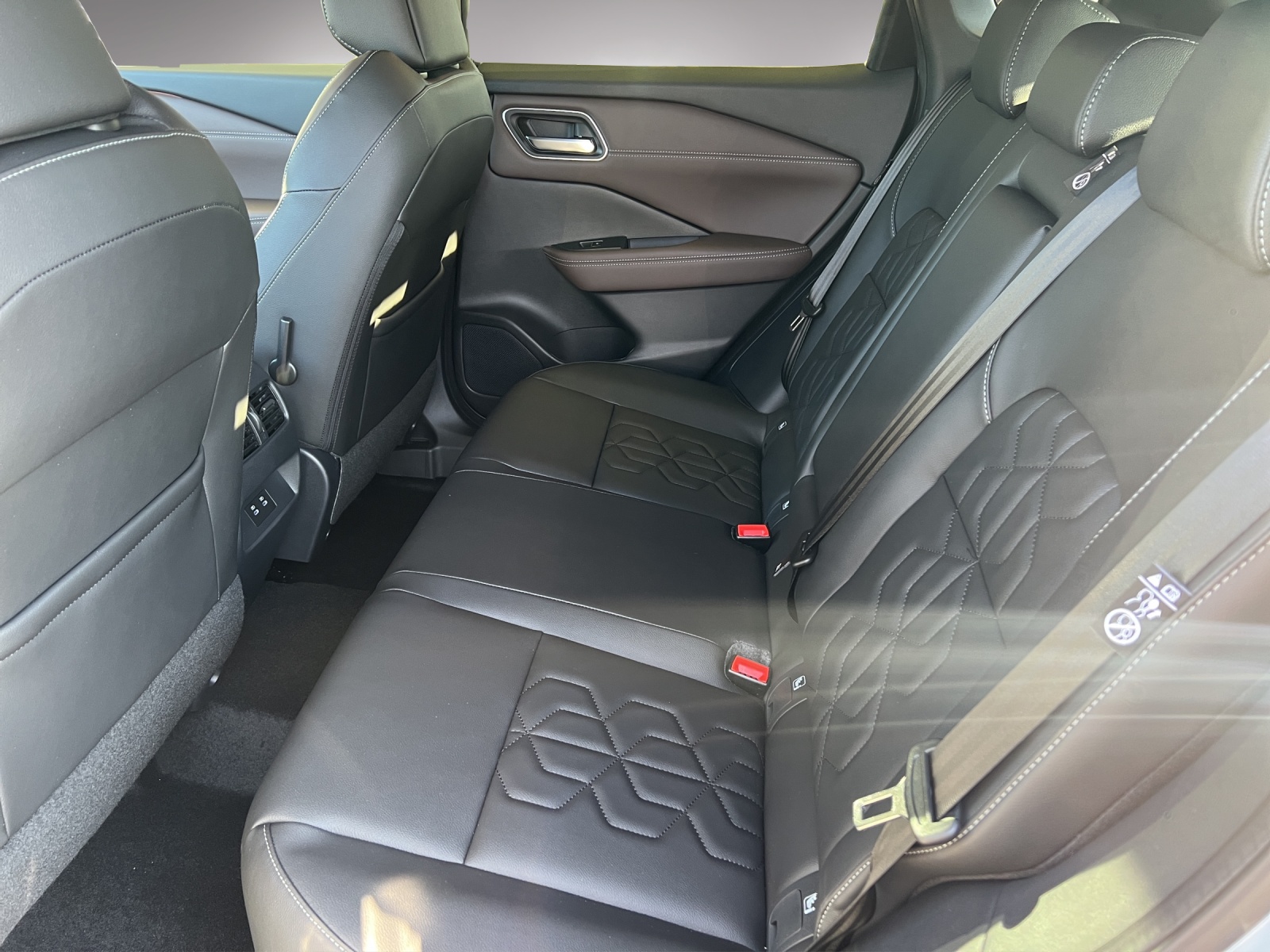 NISSAN Qashqai 1.5 VC-T Tekna-image-6