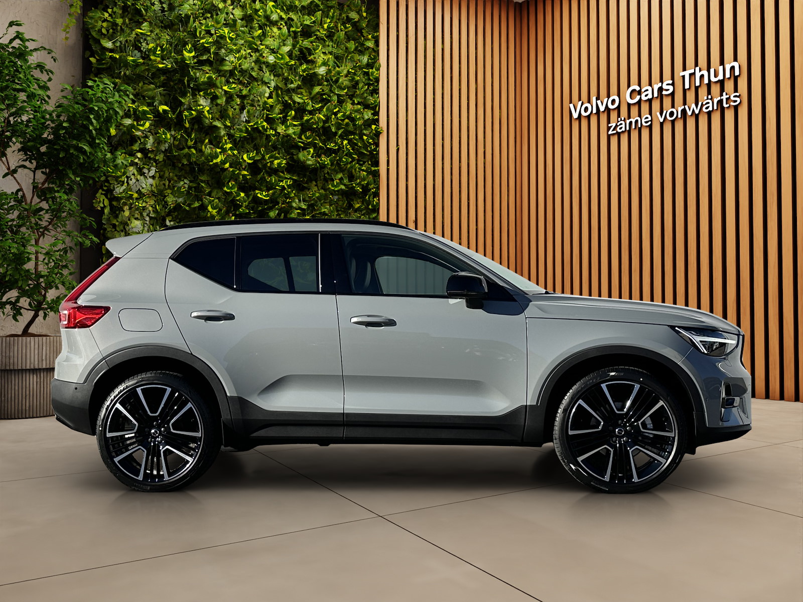 VOLVO XC40 2.0 B4 MH Ultra Dark-image-3