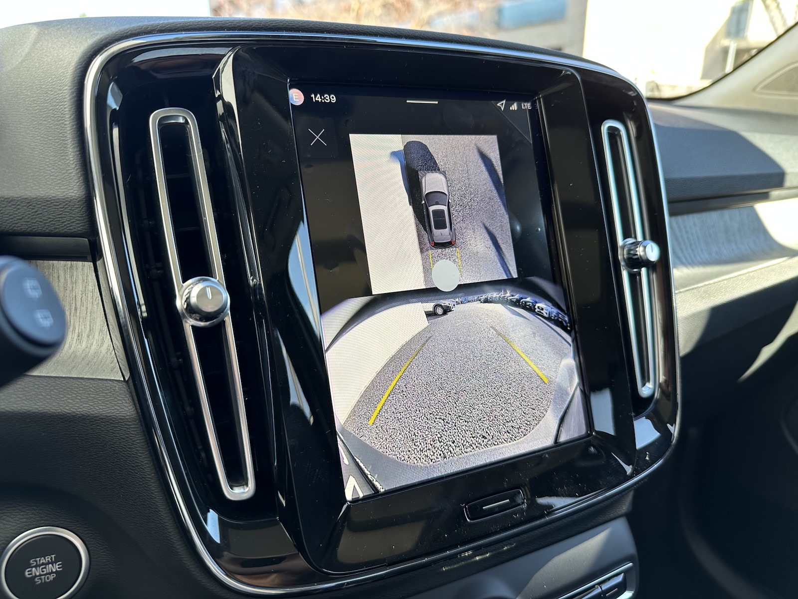 VOLVO XC40 2.0 B4 MH Ultra Dark-image-10