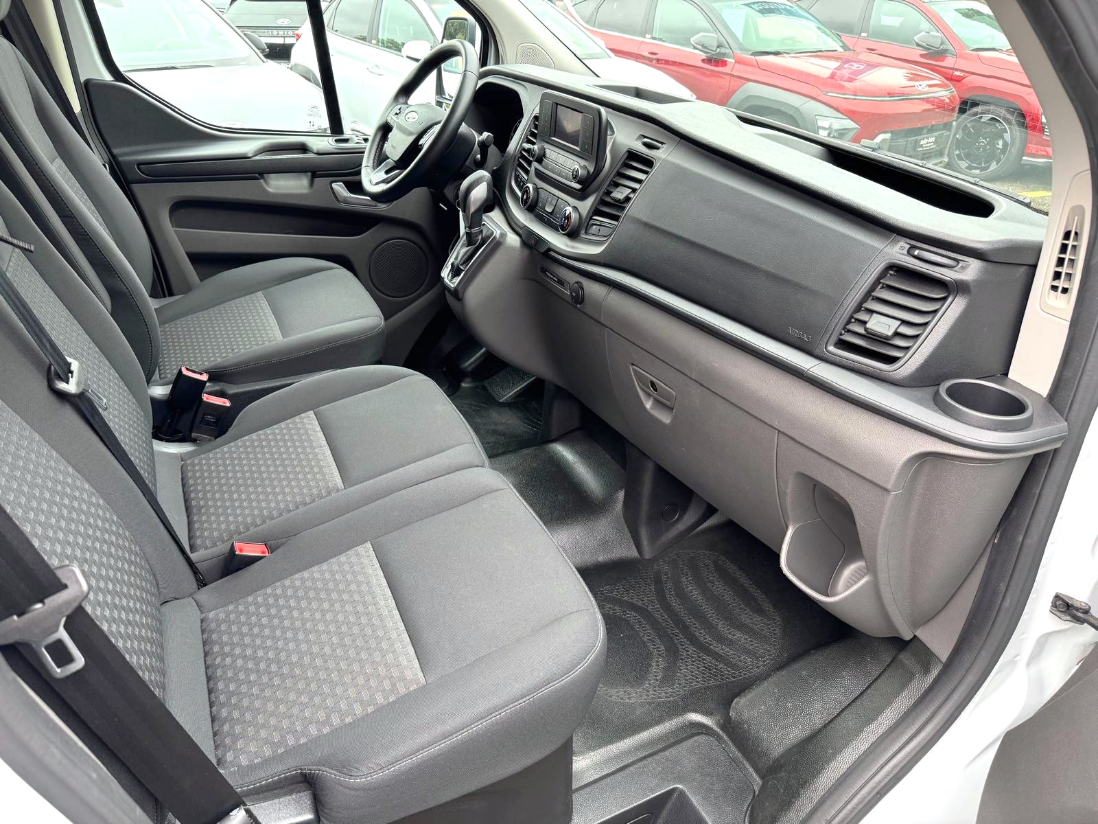FORD Transit Cust 300 L2 Tre AT-image-4