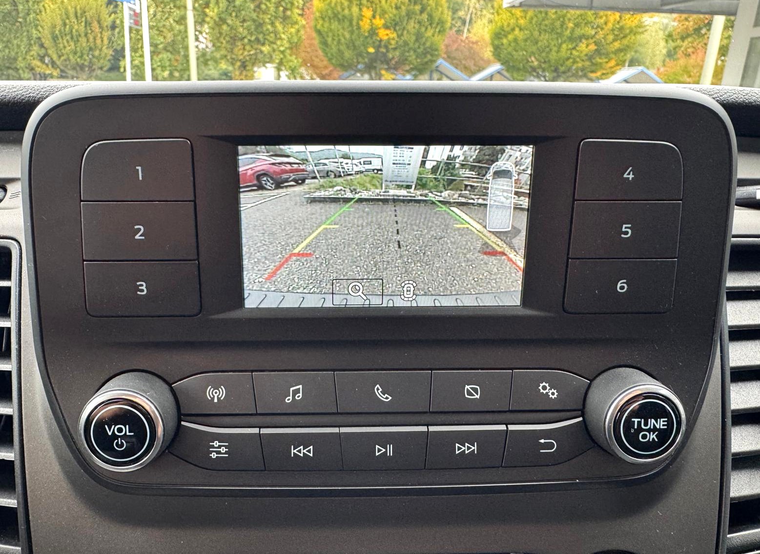 FORD Transit Cust 300 L2 Tre AT-image-3