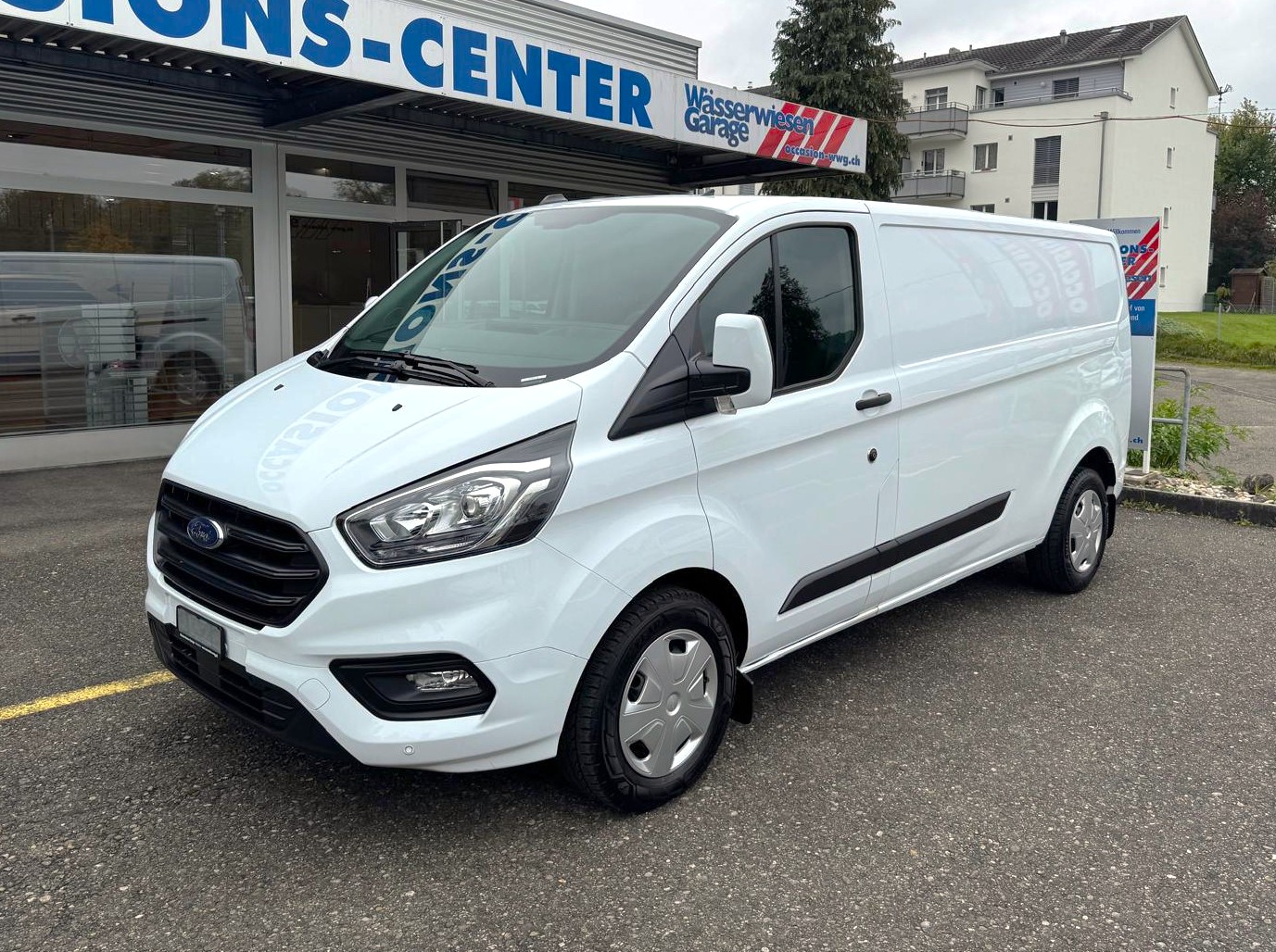 FORD Transit Cust 300 L2 Tre AT-image-0
