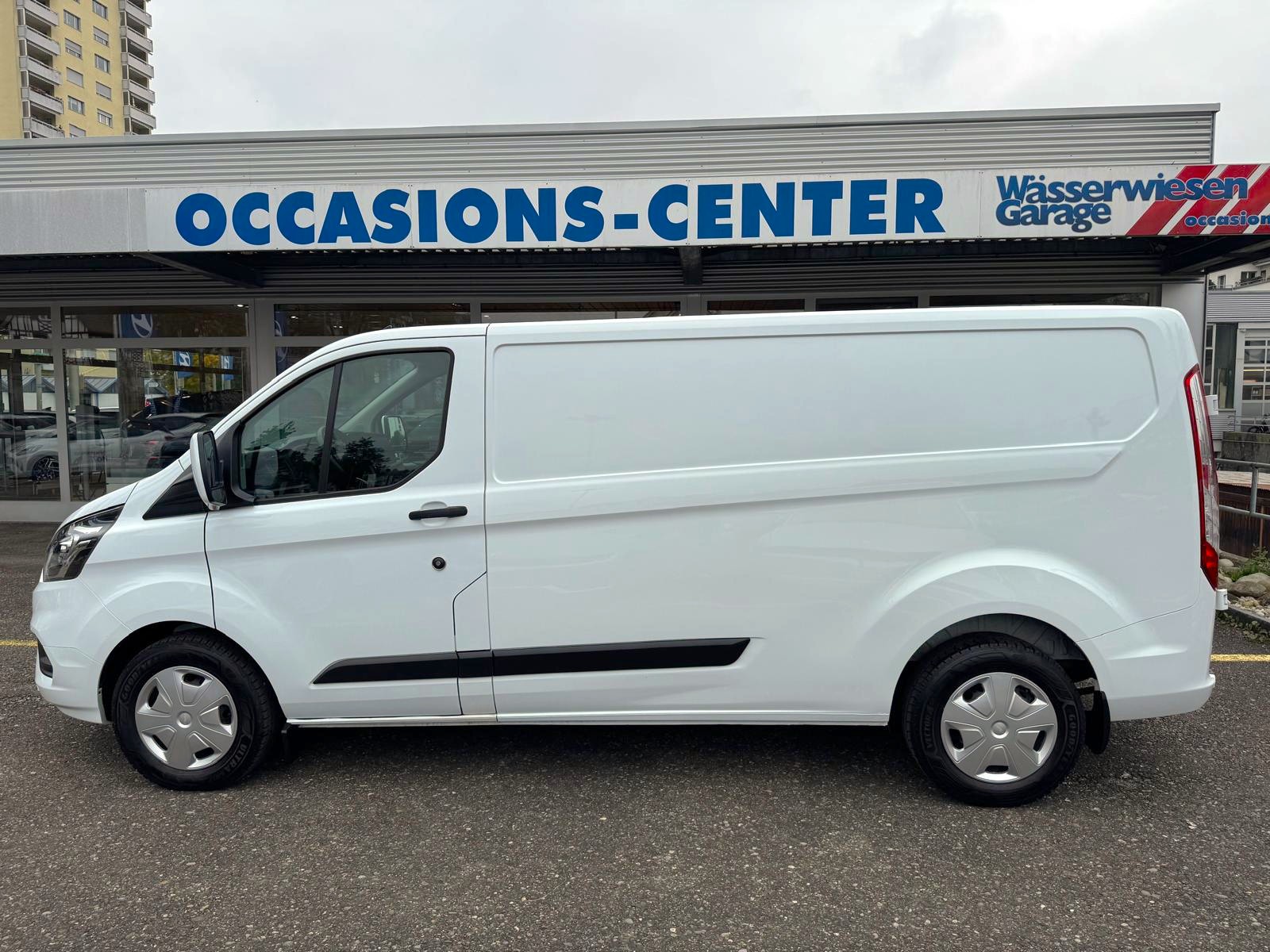 FORD Transit Cust 300 L2 Tre AT-image-11