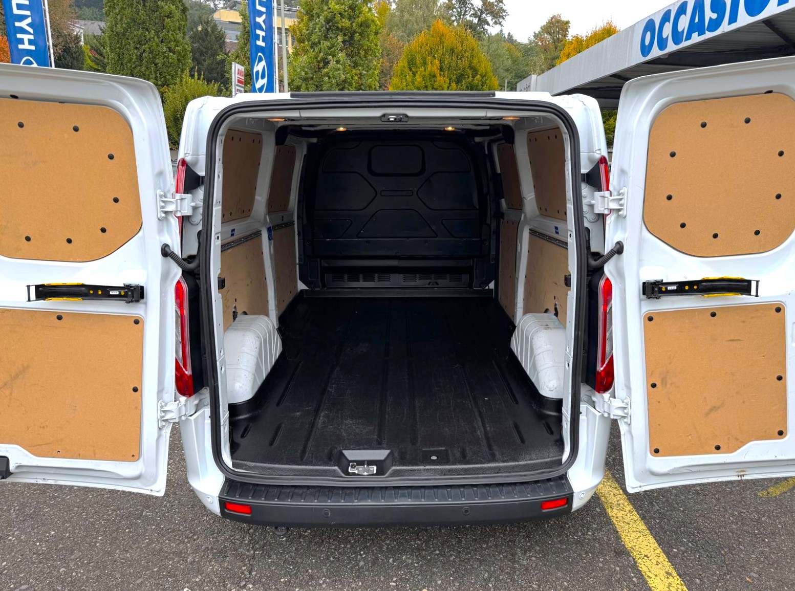 FORD Transit Cust 300 L2 Tre AT-image-14