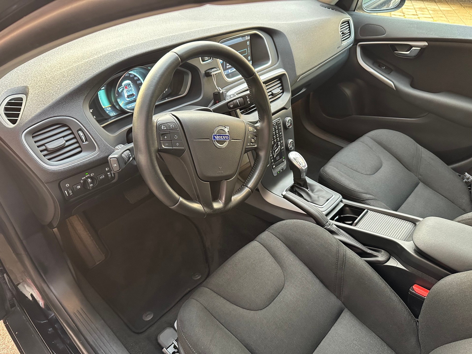 VOLVO V40 Cross Country T4 1.6 Summum Powershift-image-8
