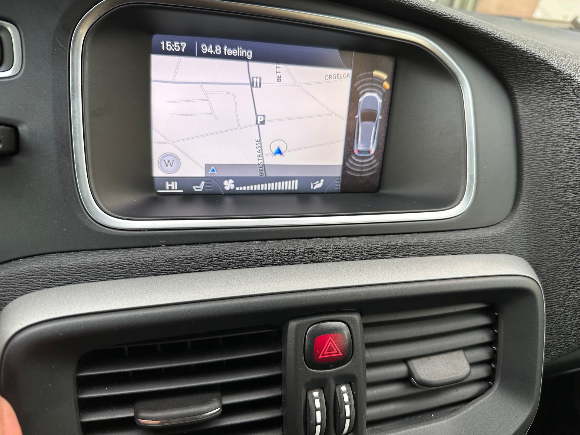 VOLVO V40 Cross Country T4 1.6 Summum Powershift-image-6