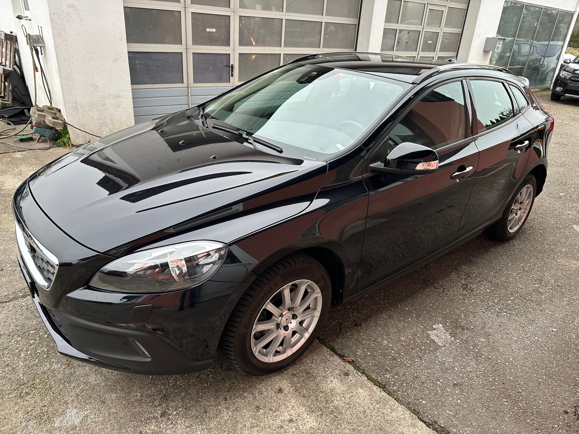 VOLVO V40 Cross Country T4 1.6 Summum Powershift-image-2