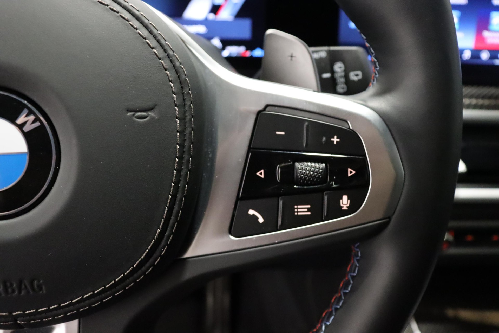 BMW X5 M60i xDrive-image-15