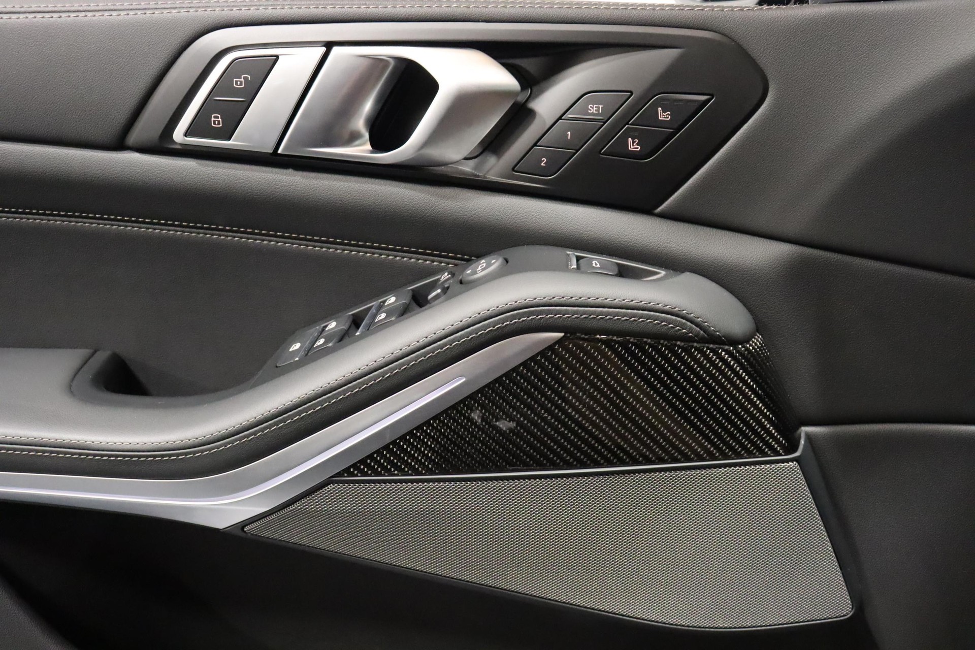 BMW X5 M60i xDrive-image-19
