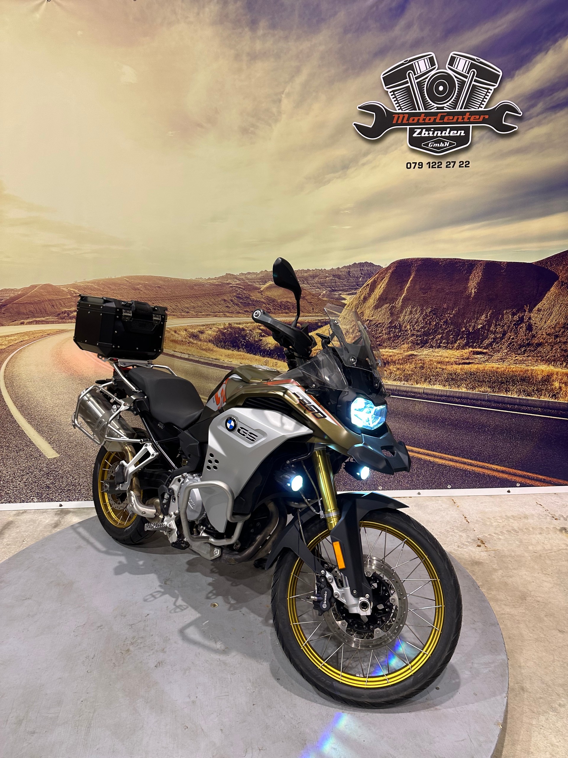 BMW F 850 GS Adventure-showroom-element-1