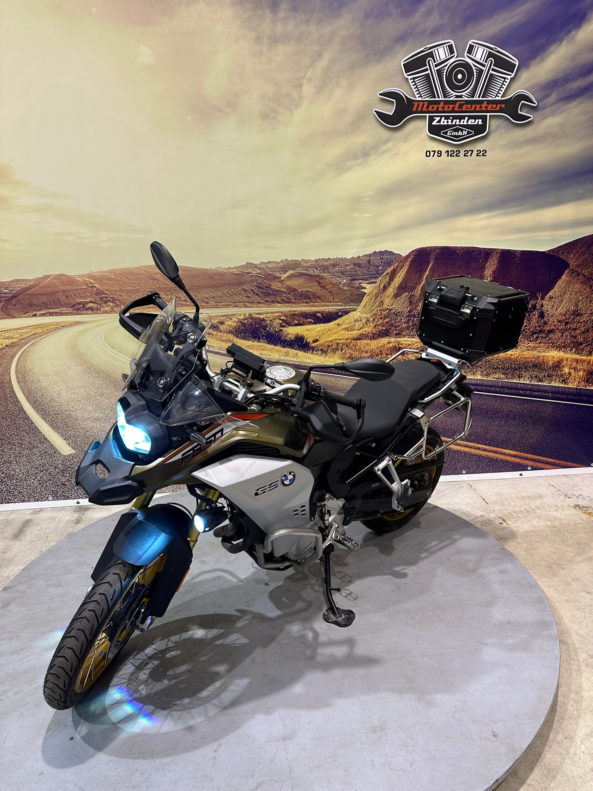 BMW F 850 GS Adventure-showroom-element-3