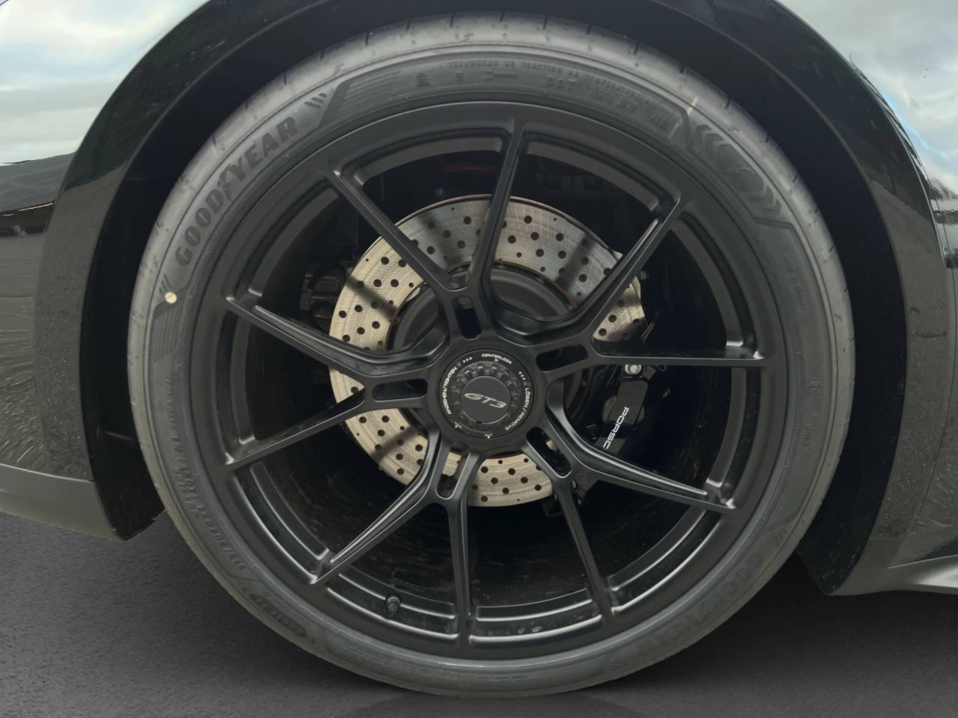 PORSCHE 911 GT3-image-30