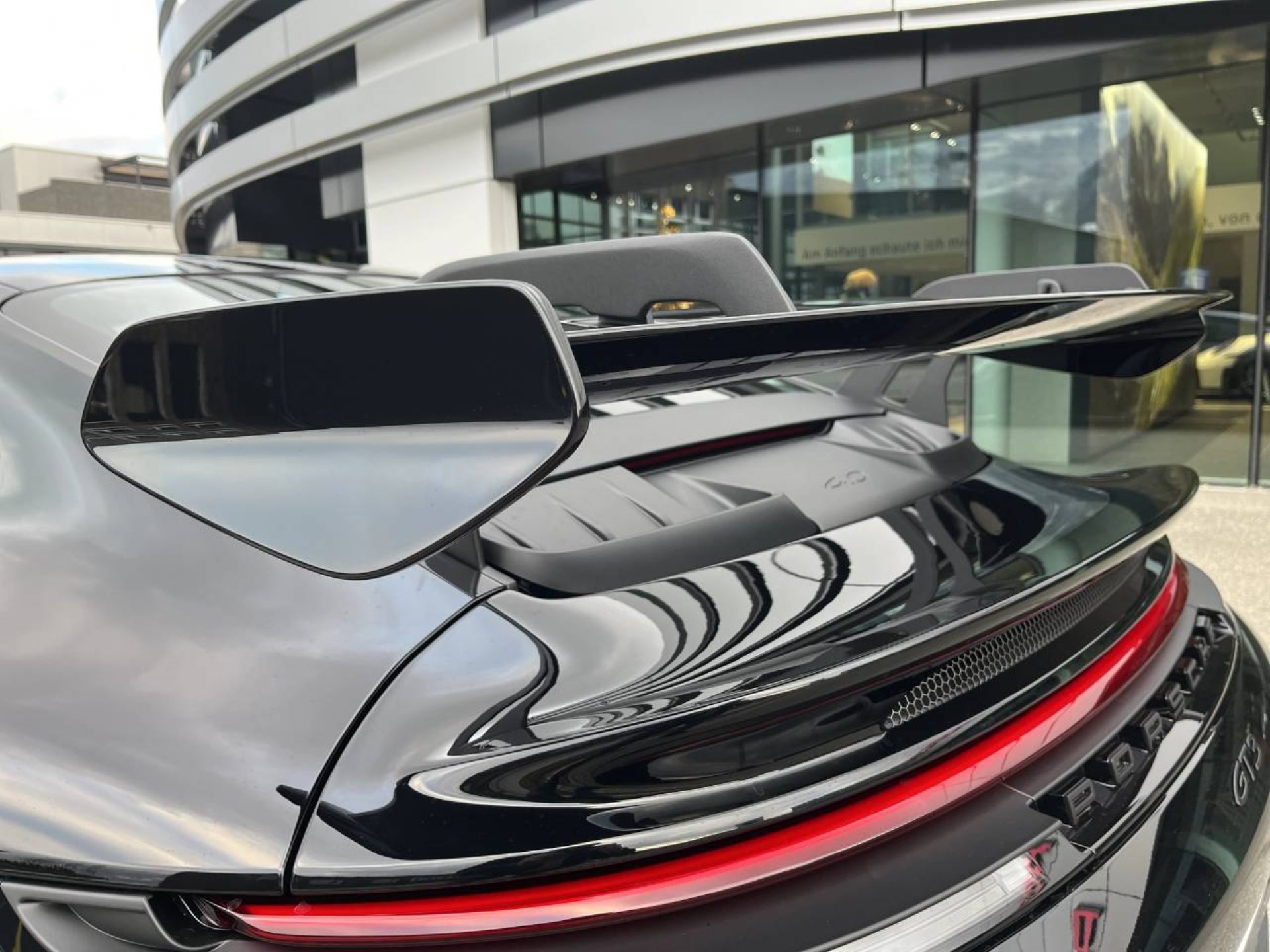PORSCHE 911 GT3-image-34