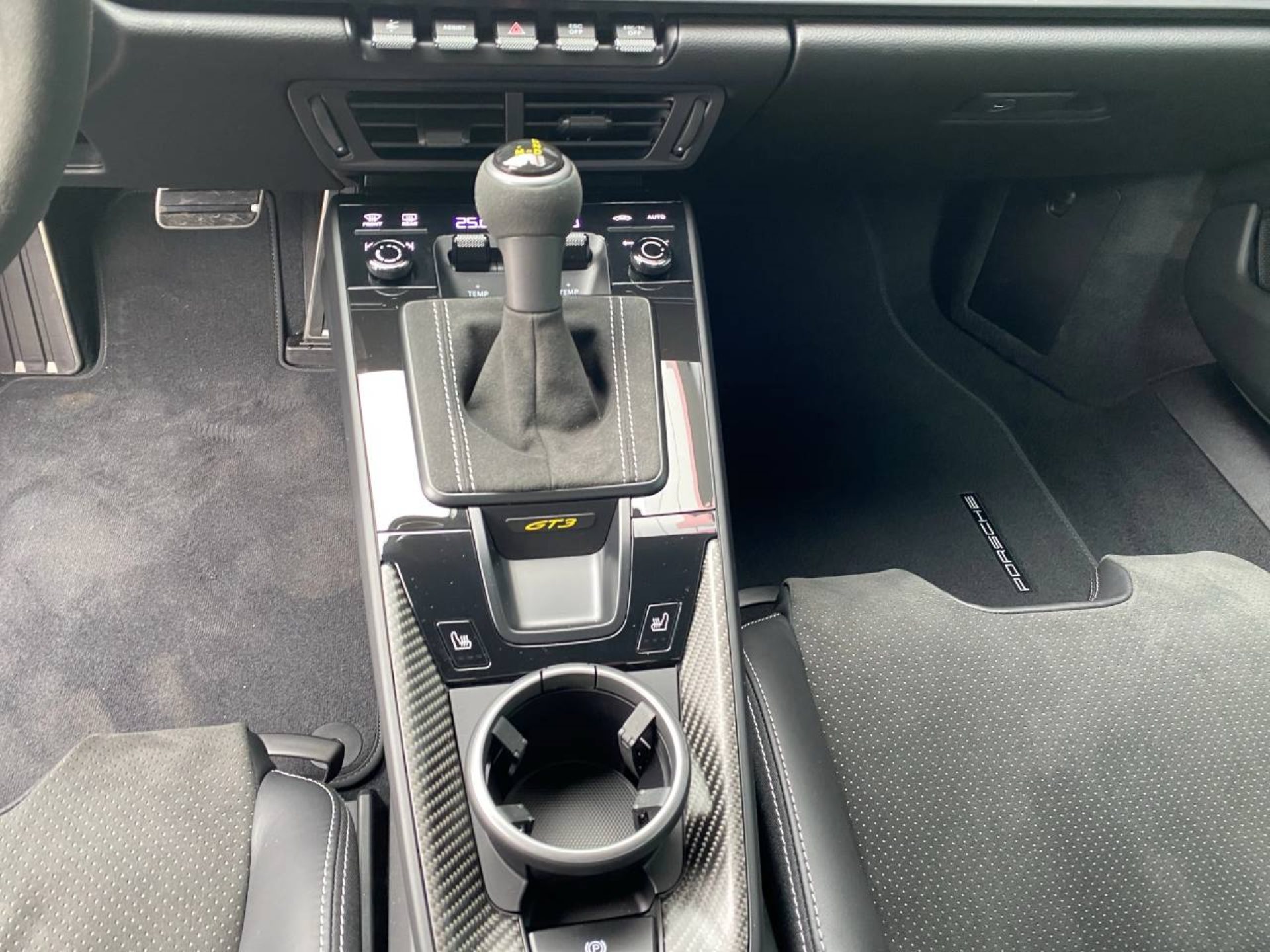 PORSCHE 911 GT3-image-18