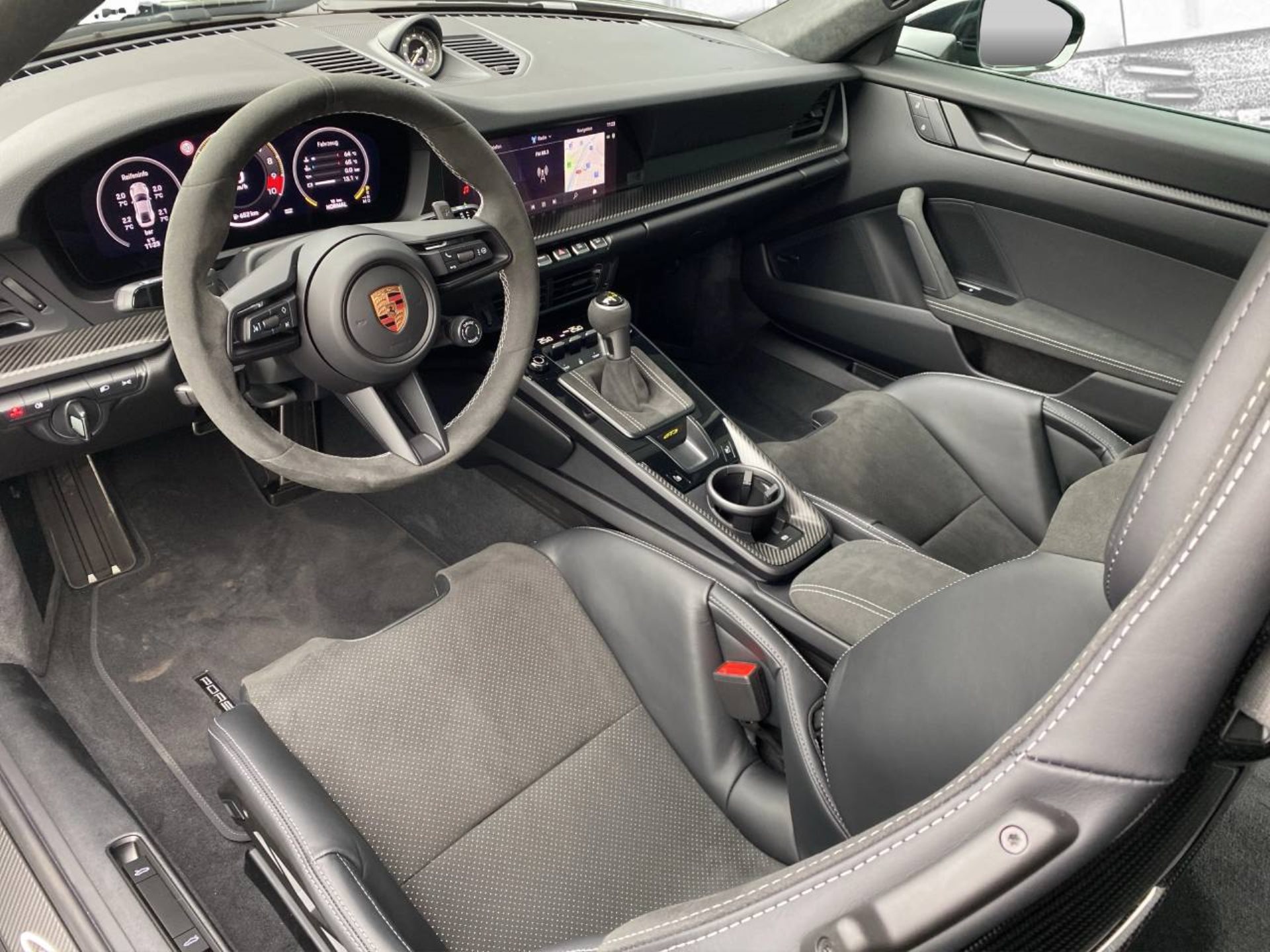 PORSCHE 911 GT3-image-16