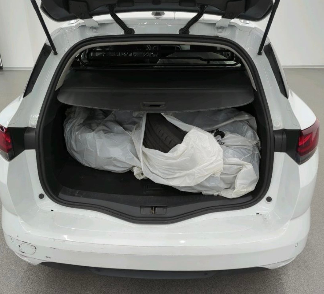RENAULT Mégane Grandtour 1.5 dCi Intens EDC-image-5