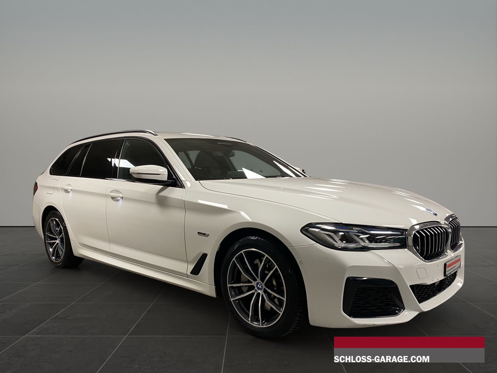BMW 530 e xDrive Touring M-image-6