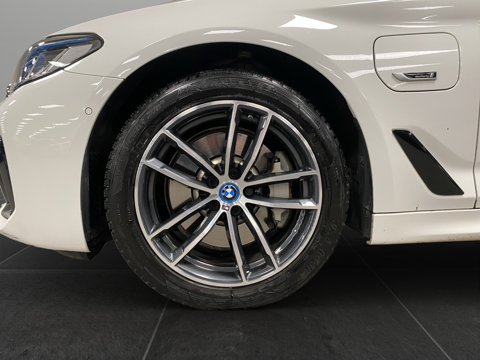 BMW 530 e xDrive Touring M-image-7