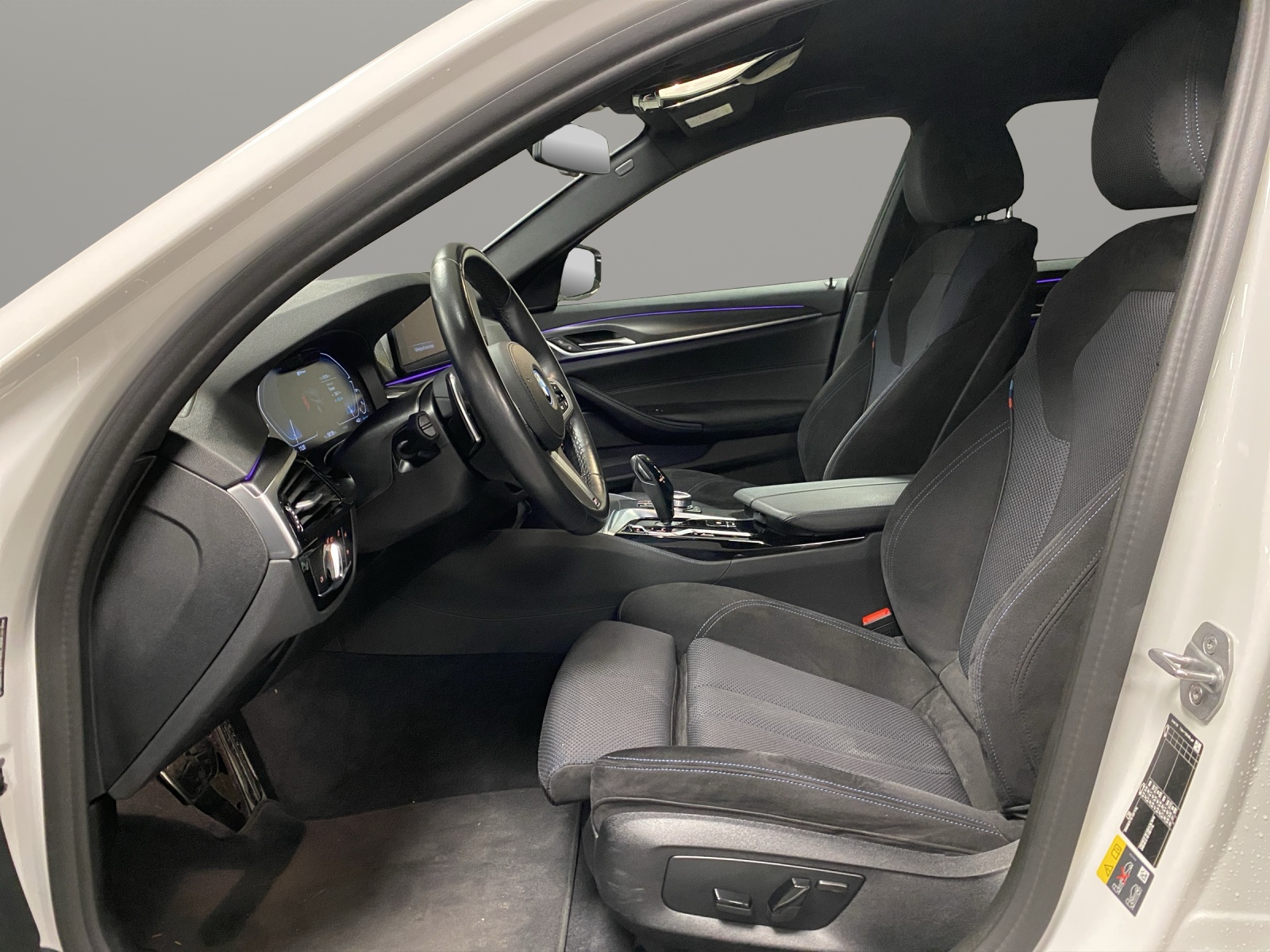 BMW 530 e xDrive Touring M-image-8