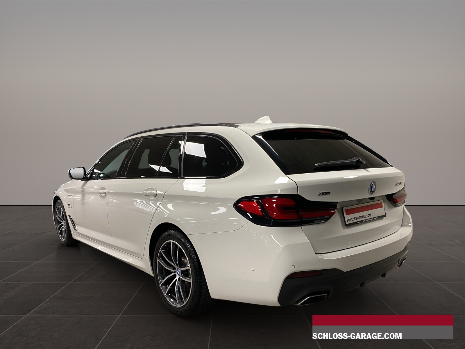 BMW 530 e xDrive Touring M-image-2
