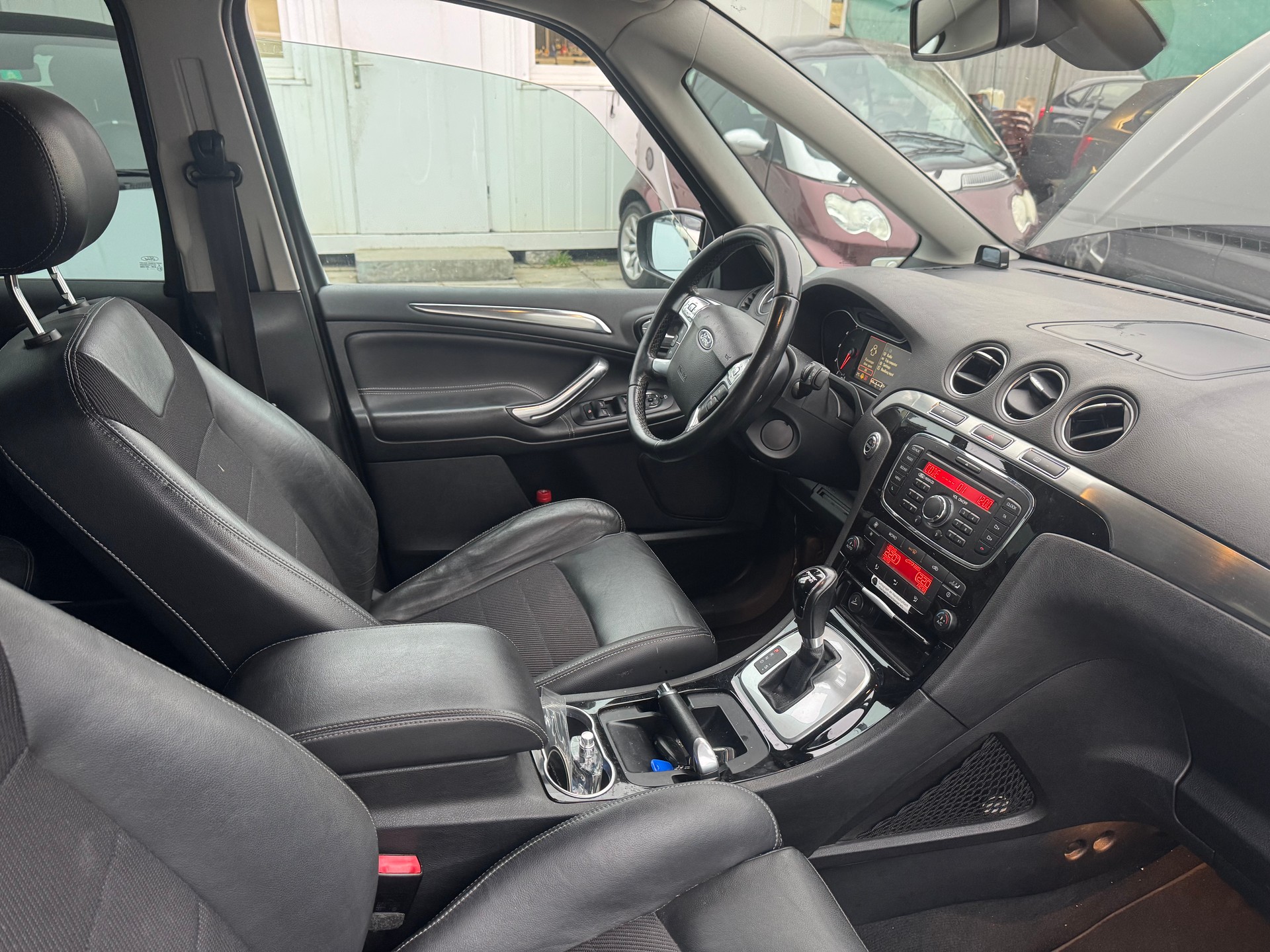 FORD Galaxy 2.0 TDCi Titanium PowerShift-image-9