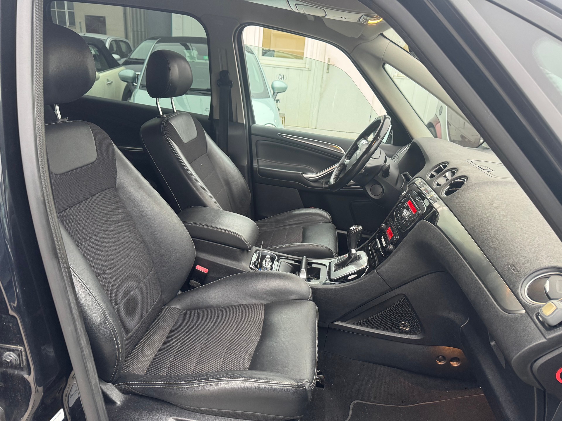 FORD Galaxy 2.0 TDCi Titanium PowerShift-image-10