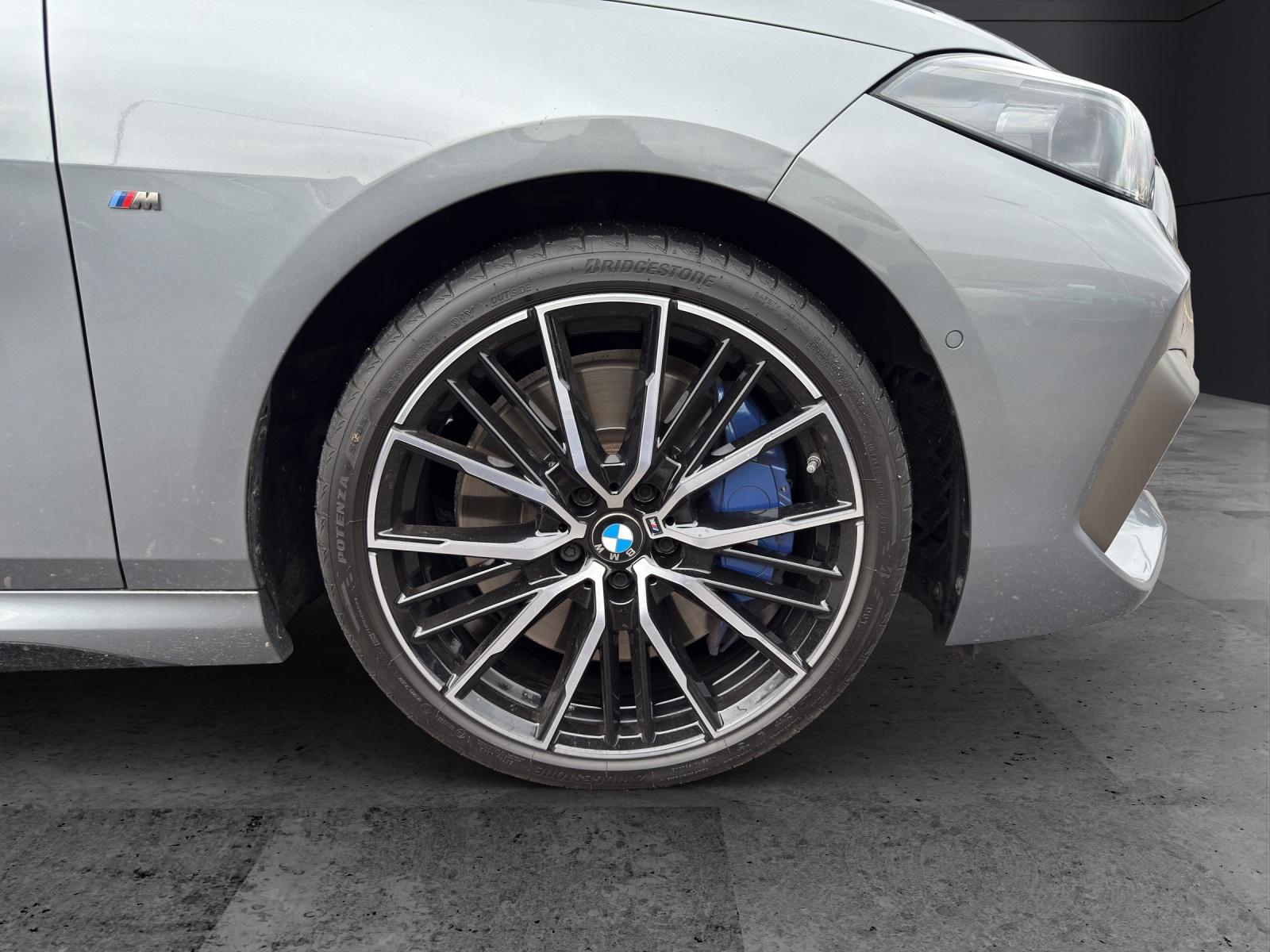 BMW M235i xDrive Gran Coupé-image-9