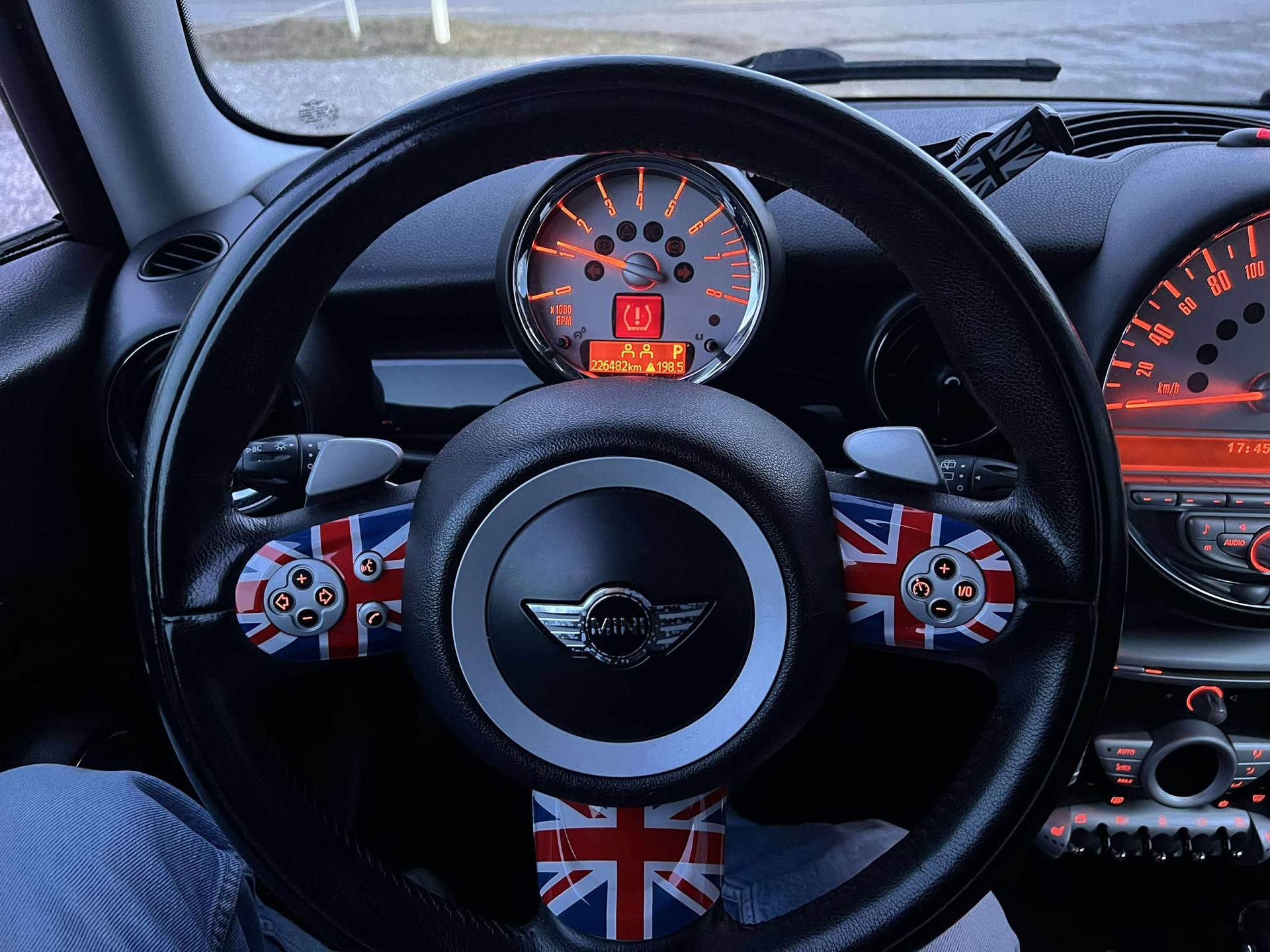 MINI Cooper-image-2