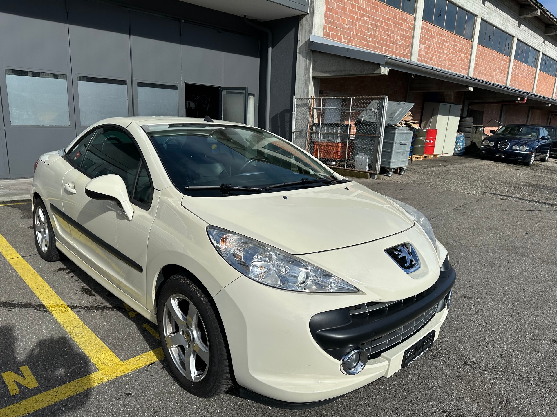 PEUGEOT 207 CC 1.6 16V Turbo Sport-image-1
