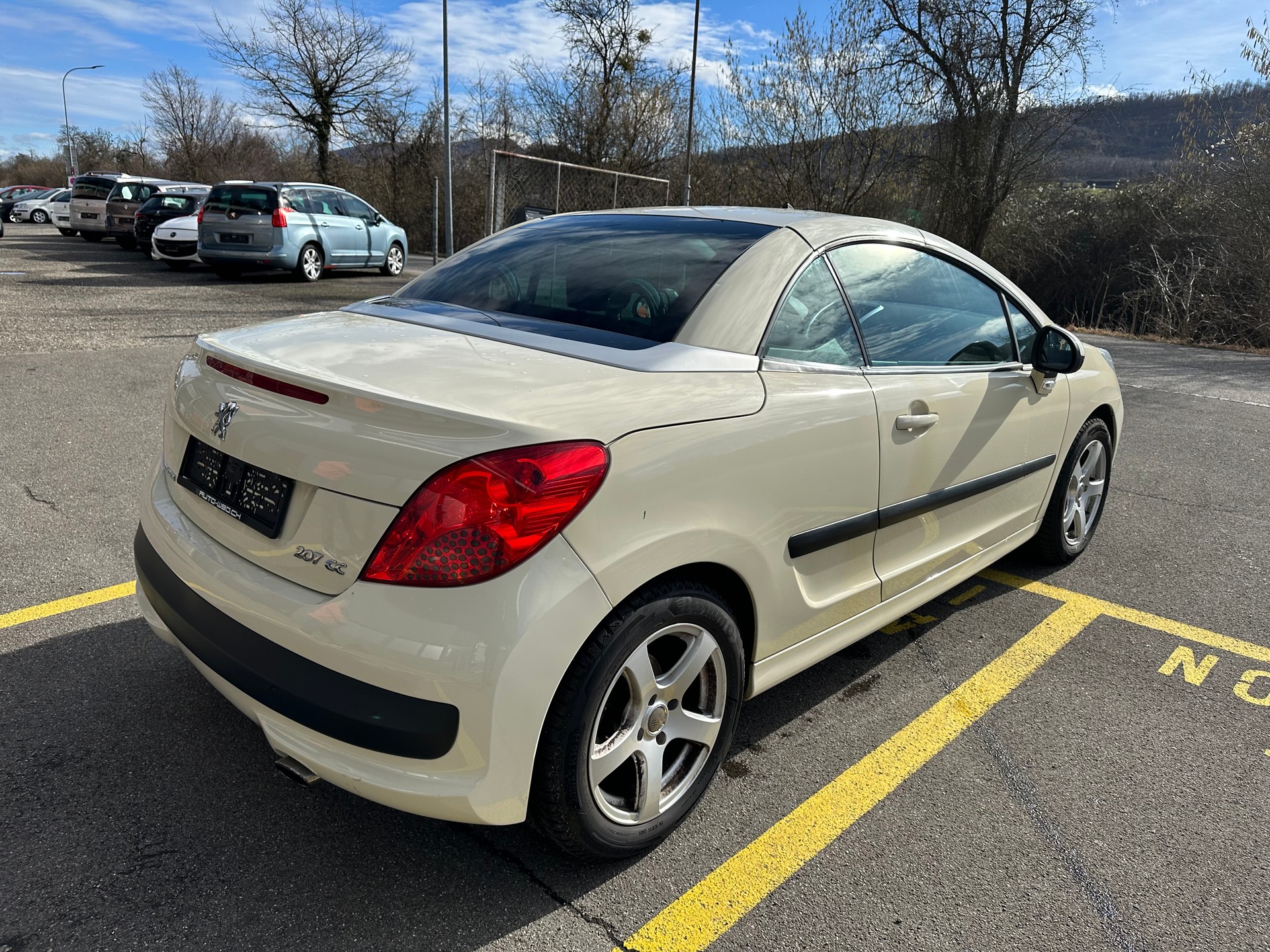 PEUGEOT 207 CC 1.6 16V Turbo Sport-image-2