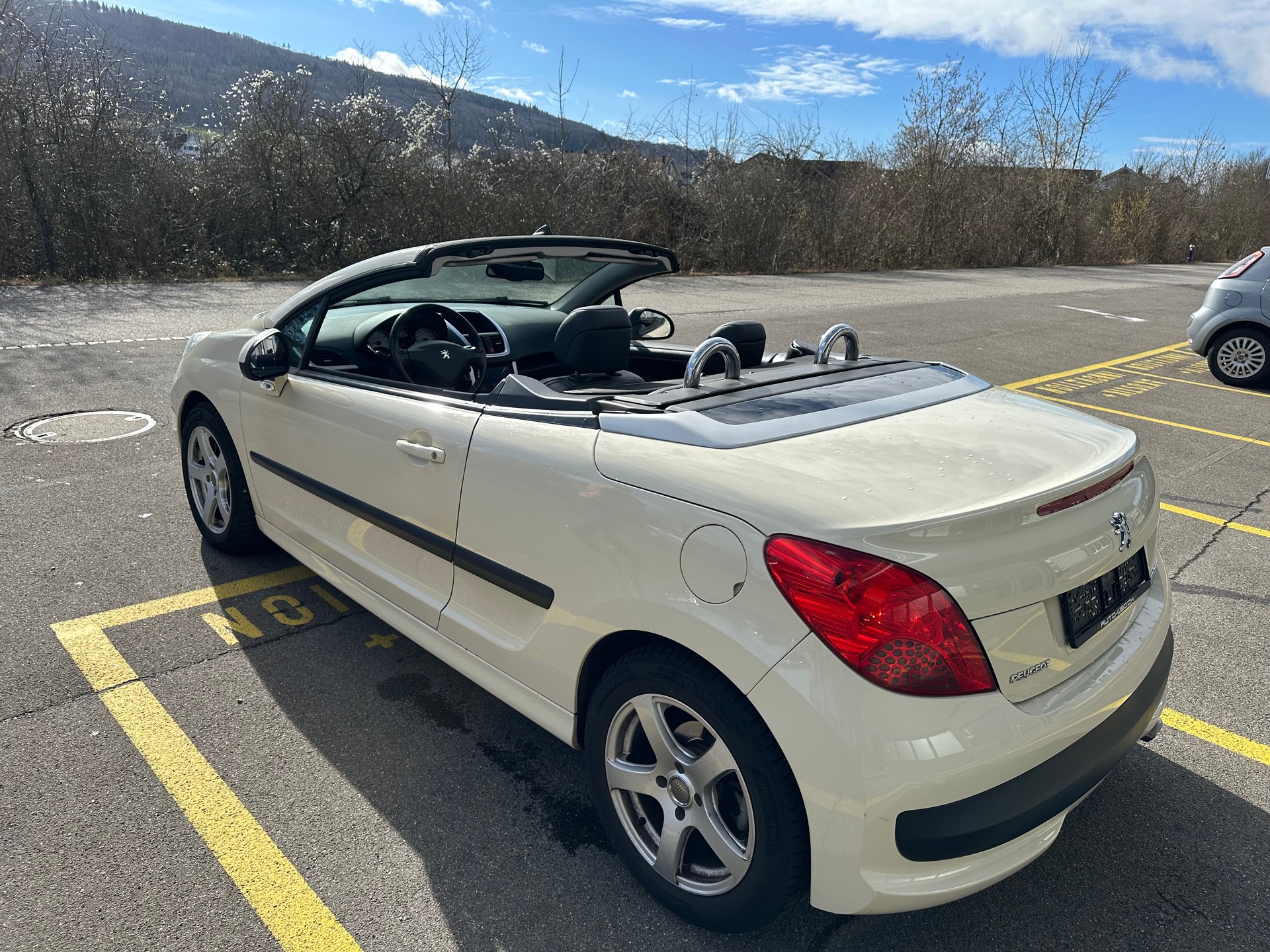 PEUGEOT 207 CC 1.6 16V Turbo Sport-image-6