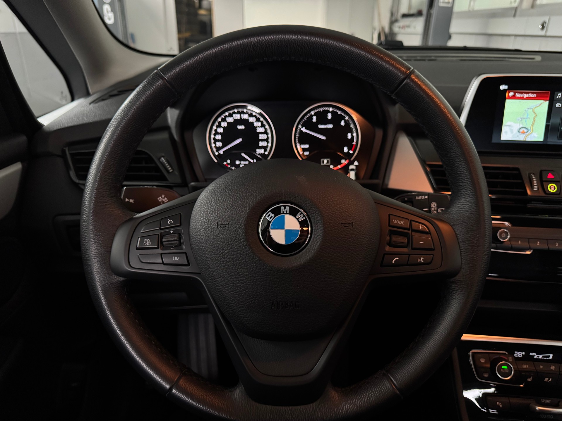 BMW 216d Gran Tourer DKG-image-8