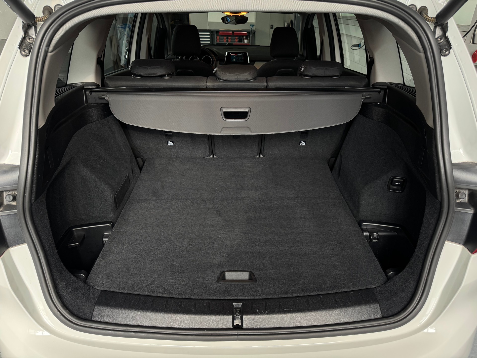 BMW 216d Gran Tourer DKG-image-14