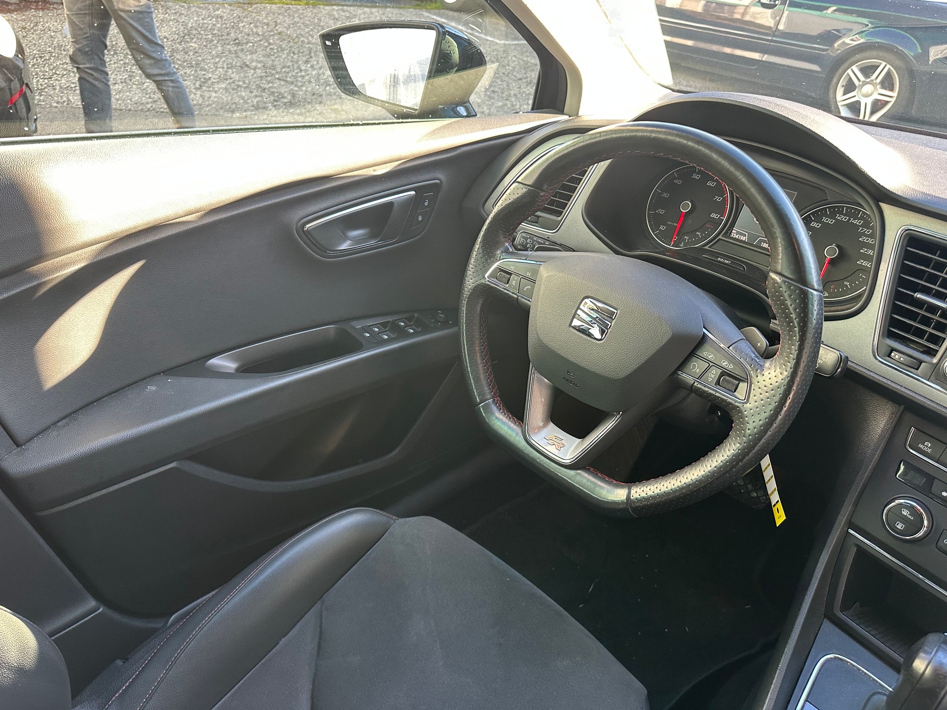 SEAT Leon ST 1.4 TSI FR DSG-image-7