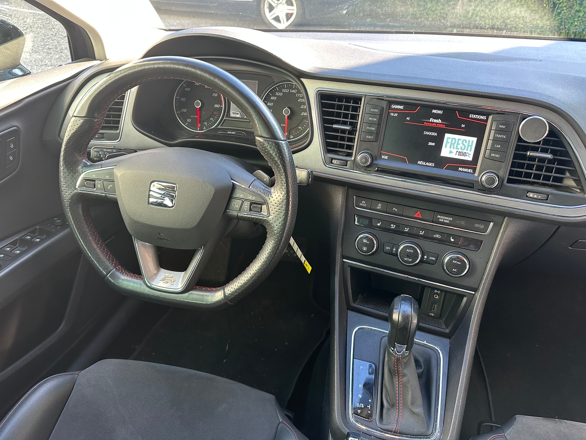 SEAT Leon ST 1.4 TSI FR DSG-image-10