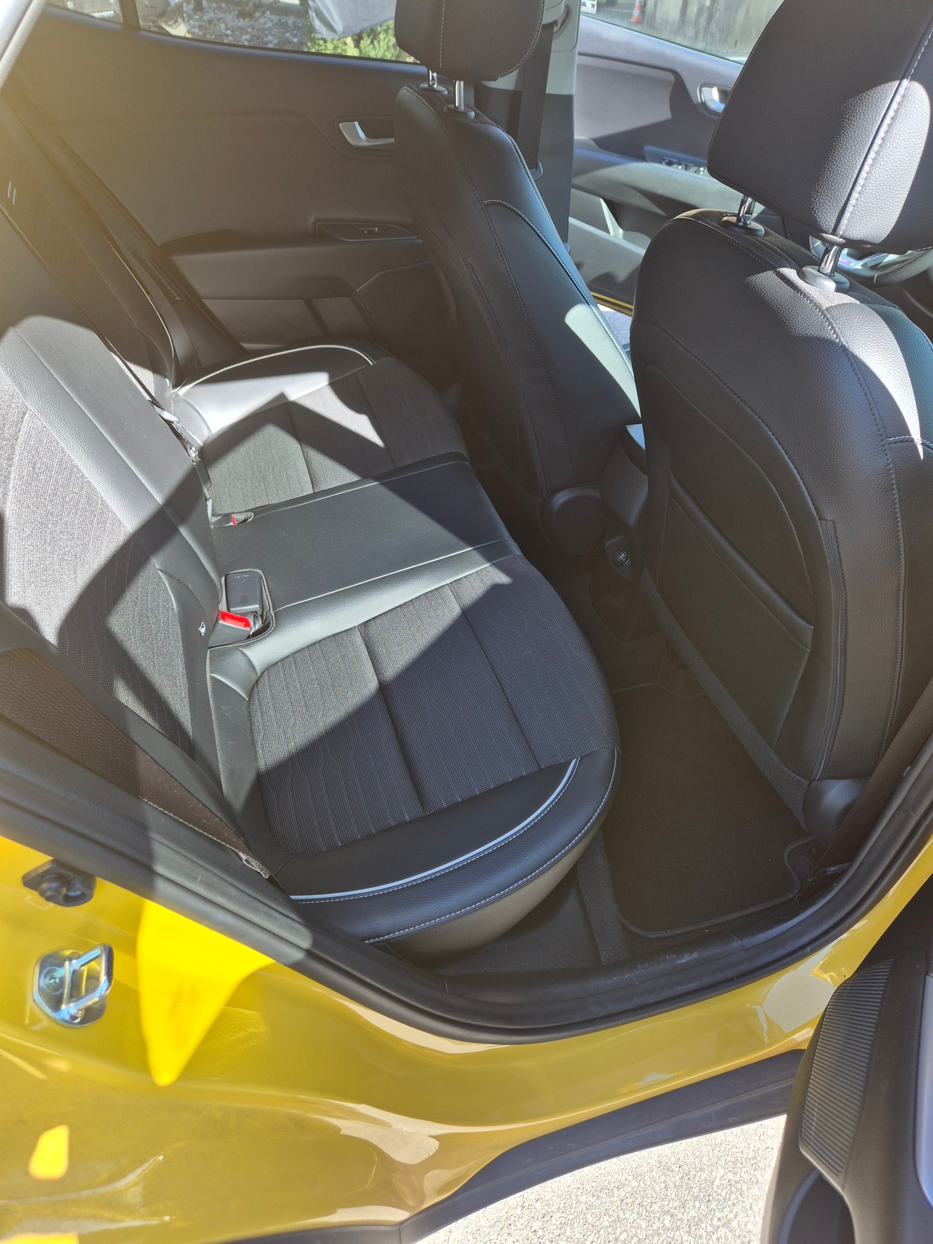 KIA Stonic 1.0 T-GDI MHEV GT-Line DCT-image-9