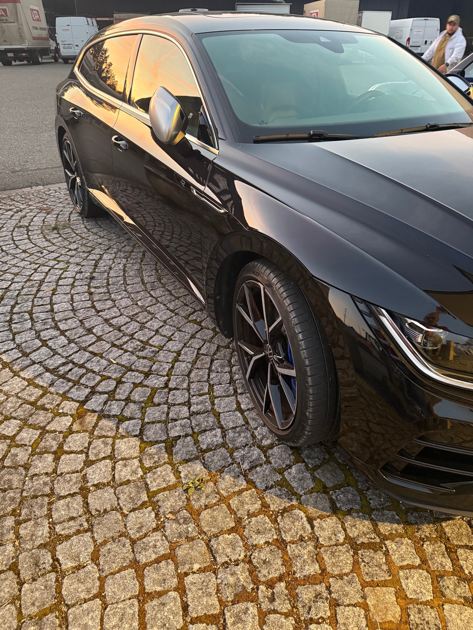 VW Arteon SB 2.0 TSI R 4Motion DSG-image-5