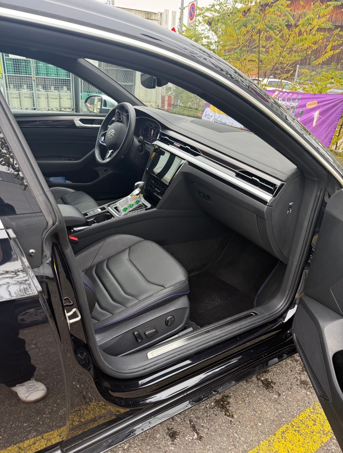 VW Arteon SB 2.0 TSI R 4Motion DSG-image-1