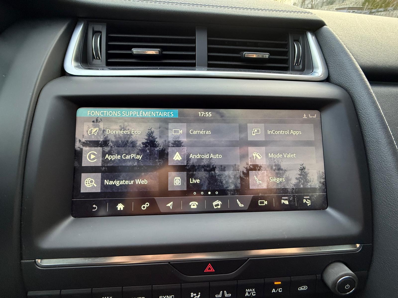 JAGUAR E-Pace 2.0 P300 R-Dynamic HSE AWD Automatik-image-13
