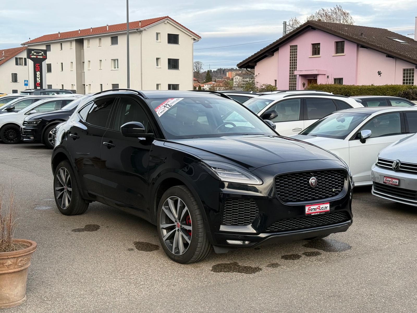 JAGUAR E-Pace 2.0 P300 R-Dynamic HSE AWD Automatik-image-0