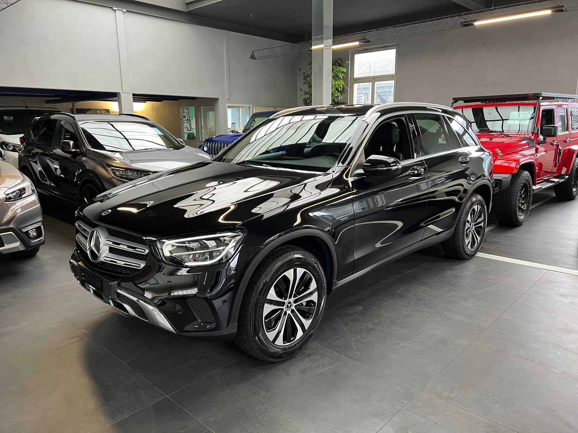 MERCEDES-BENZ GLC 300 e Off-Road 4Matic 9G-Tronic