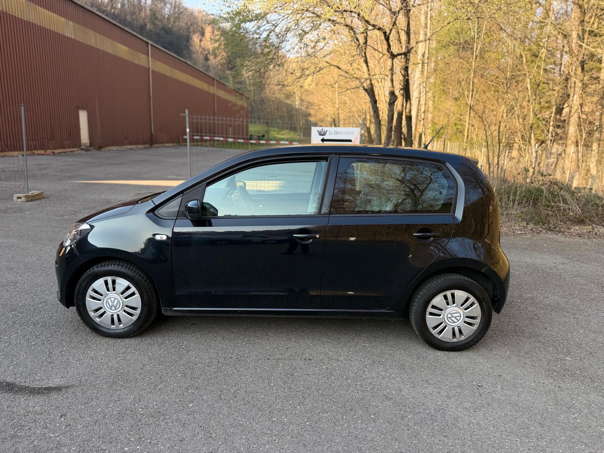 VW Up 1.0 BMT EcoFuel high up-image-2