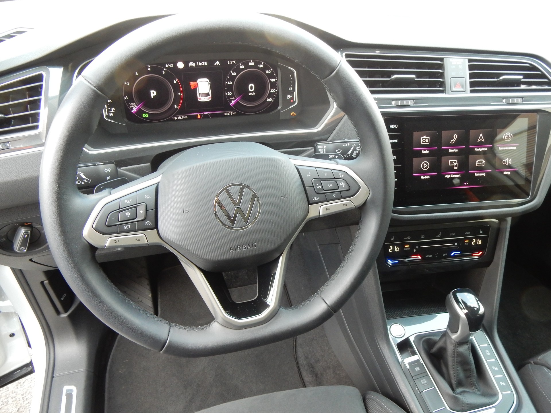 VW Tiguan 2.0TSI Life 4Motion-image-15