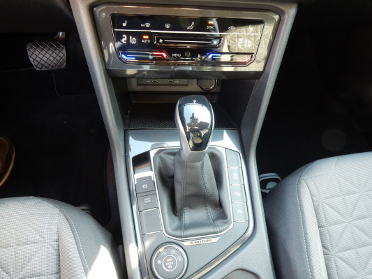 VW Tiguan 2.0TSI Life 4Motion-image-11