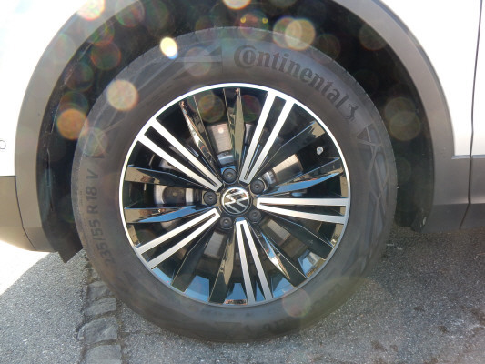 VW Tiguan 2.0TSI Life 4Motion-image-4