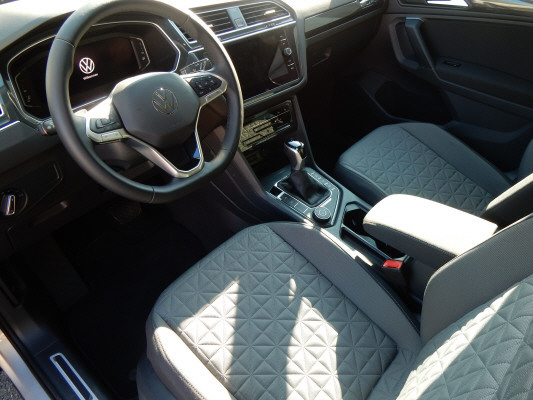 VW Tiguan 2.0TSI Life 4Motion-image-5