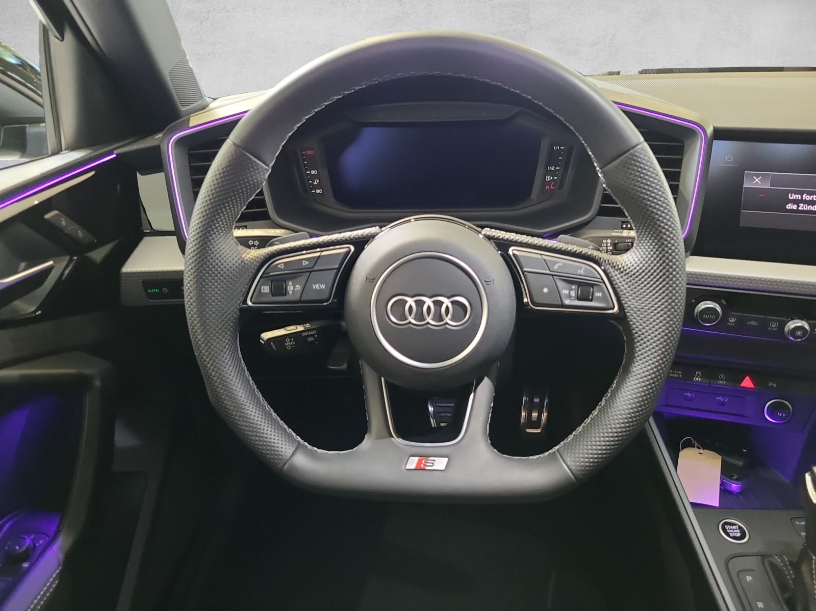 AUDI A1 Sportback 40 TFSI S Line S-tronic-image-12